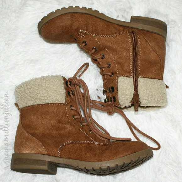 Cat & Jack Other - Girls Zippered Ankle Booties w/ Faux Fur - Brown